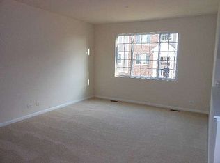 8952 Disbrow St #C, Huntley, IL 60142