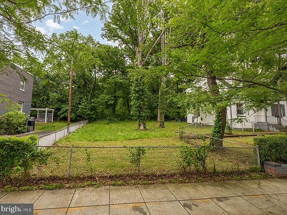 5th image of 212 36th St SE