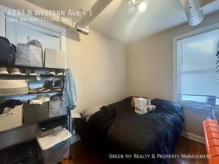 4237 N Western Ave #1 — Photo 4