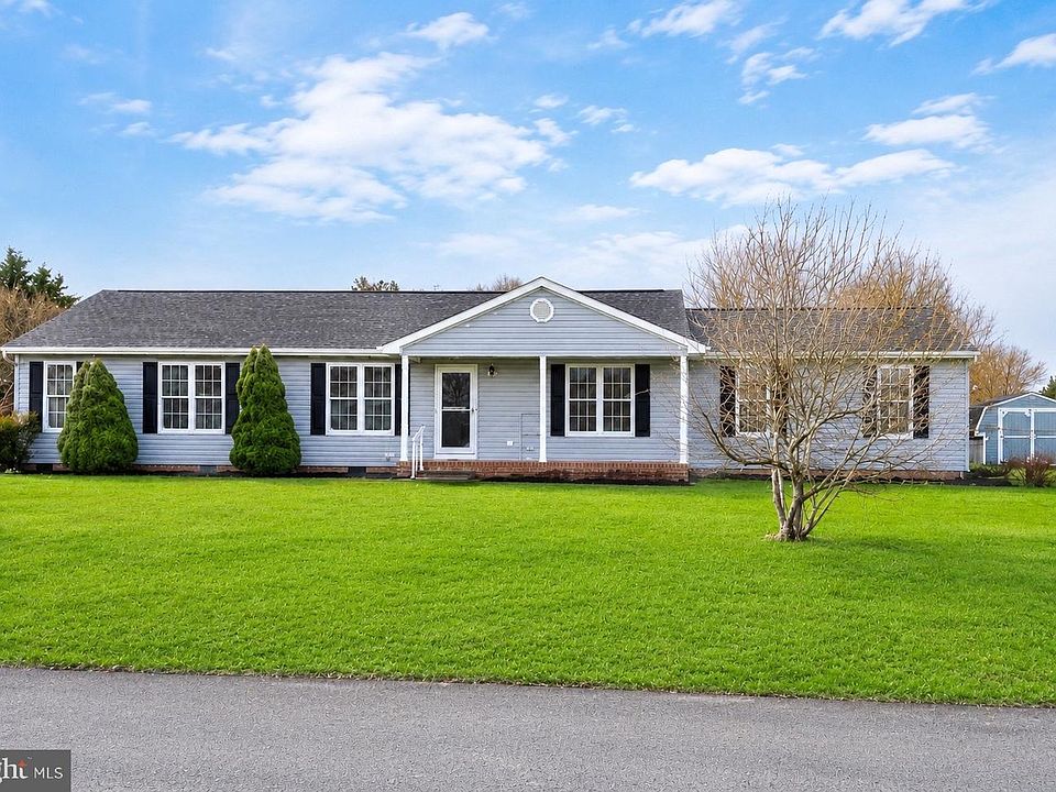 1st image of 130 Blossom Dr