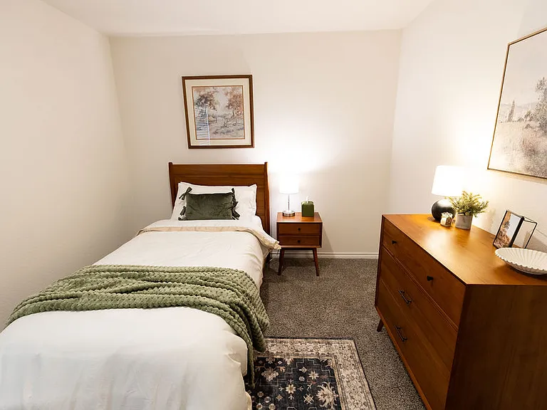 Guest bedroom
