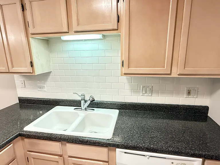 1603 W Hawkes St #1 — Photo 13