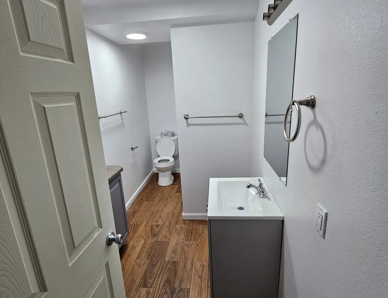 2 bed, 700 sqft, $1,400 — Photo 4