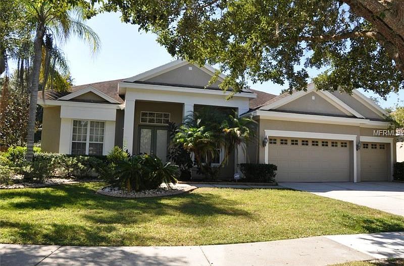 Beautiful Rembrandt II floor plan on a corner lot.