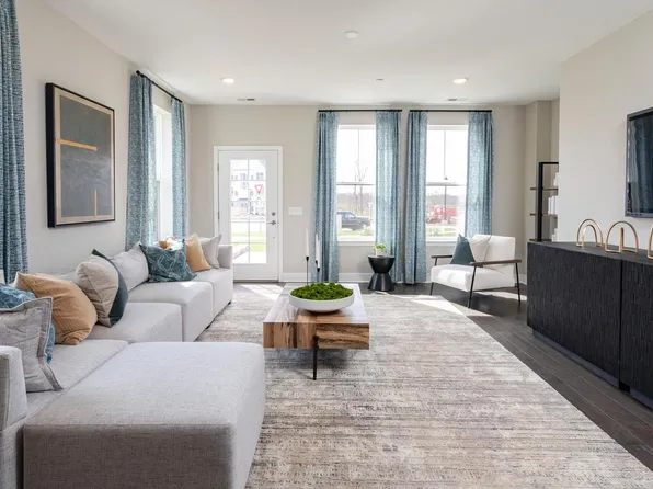 158 Leona Stewart Ln, Pennington, NJ 08534