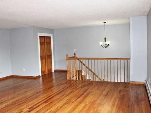 3rd image of 1050 Koelle Blvd #2