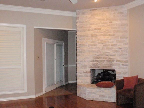 2nd image of 3807 Lake Forest Dr