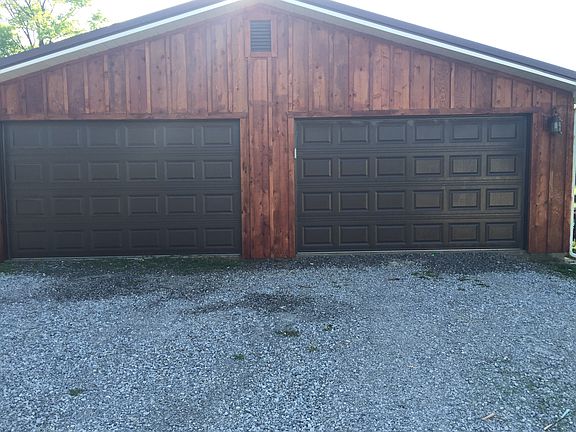 2.5 car garage 