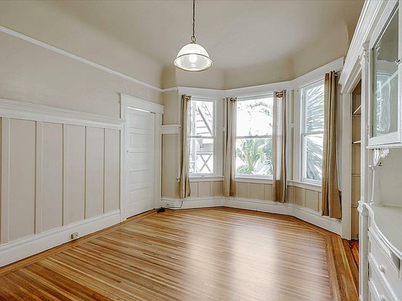 4th image of 31 Collingwood St