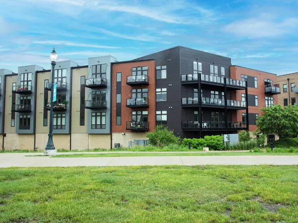 250 State St APT 402, Cedar Falls, IA 50613