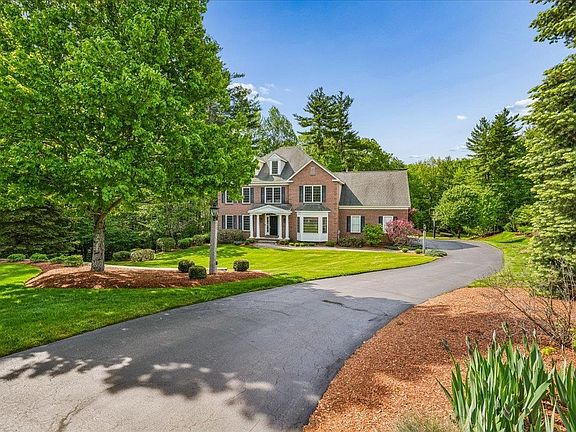3rd image of 22 Elizabeth Way