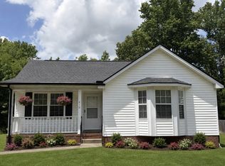 410 Roselawn Dr, Clarksville, TN 37042
