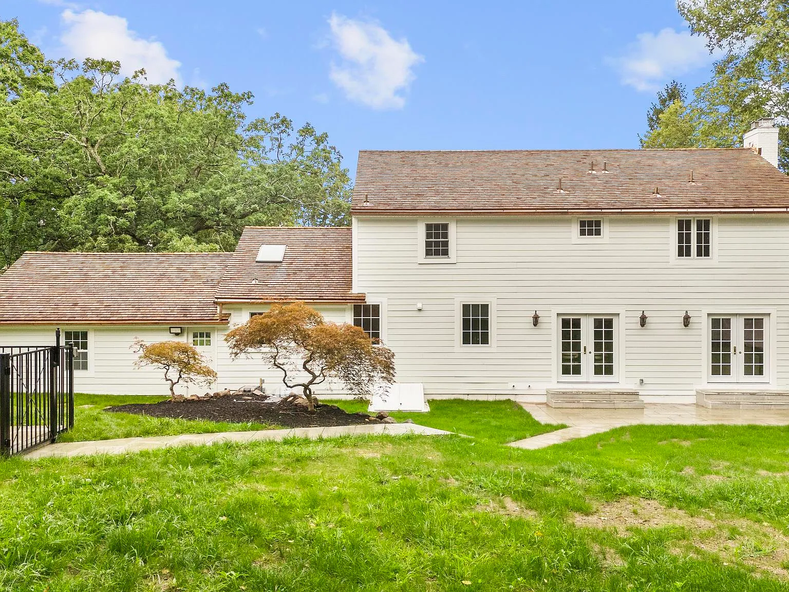 5 bed, 2646 sqft, $7,950 — Photo 4