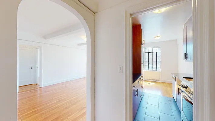 Rented by Bond New York | media 5