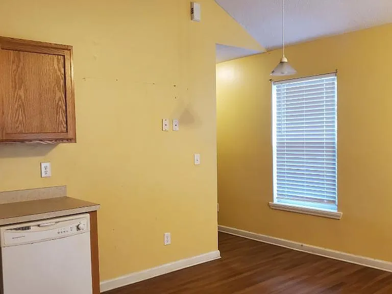 4939 Nesbit Ave — Photo 3
