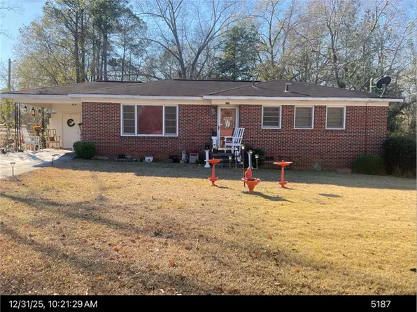 102 Clara Dr, Americus, GA 31709
