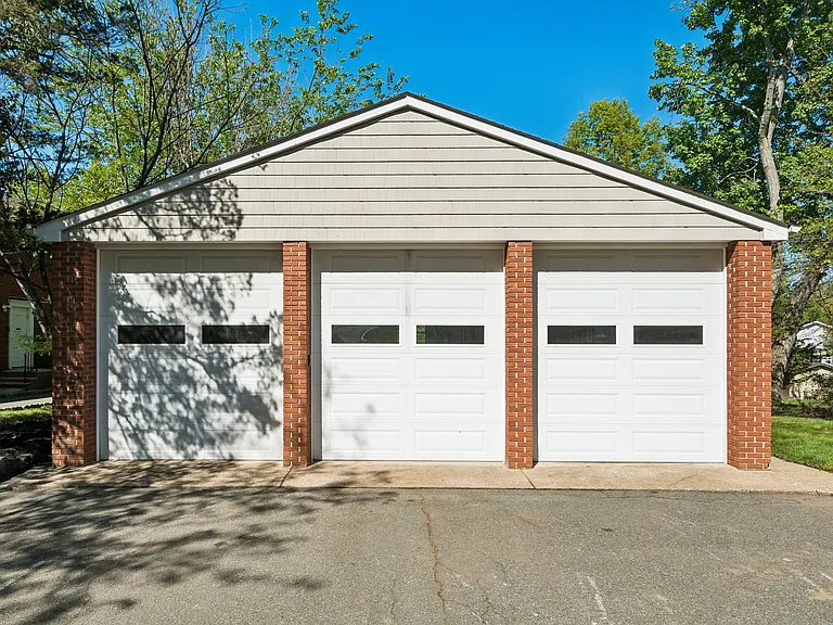 186 W Northfield Rd — Photo 30