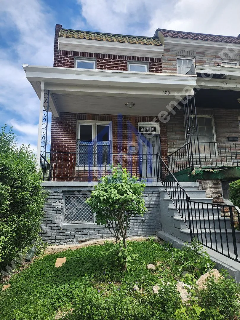 Cozy 3-Bedroom Rental with In-Unit Washer & Dryer | $1,400/Month — Photo 1