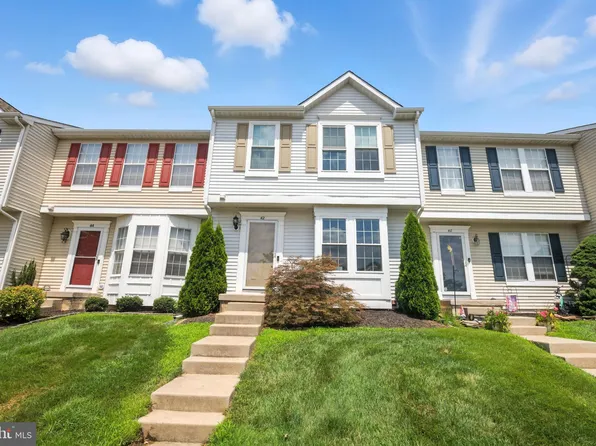 42 Pebble Ln, Blackwood, NJ 08012