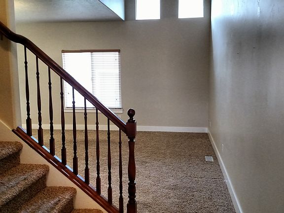 5th image of 2557 N Garden Dr