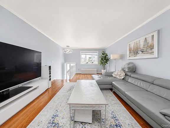 5th image of 493 Medina Street