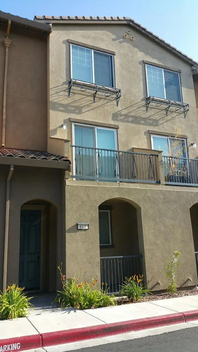 612 Almaden Walk Loop photo 1