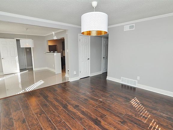 4th image of 4417 Janssen Dr