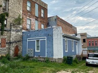108 N 3rd St APT R, Louisiana, MO 63353