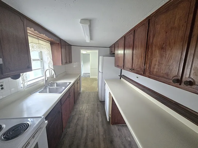 1007 Olsen Ave — Photo 7