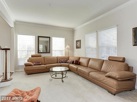 4th image of 2109 Lake Forest Dr