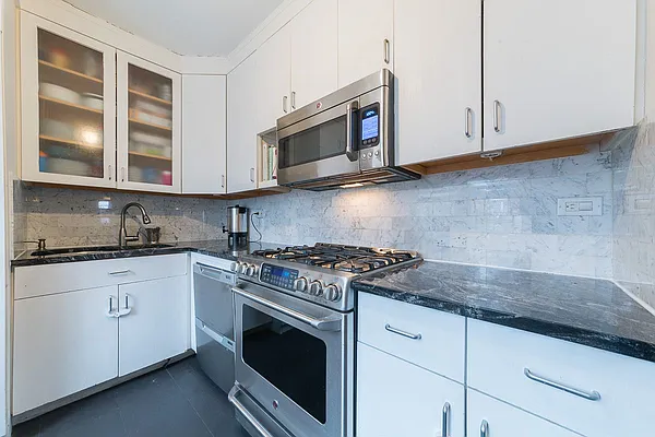 Sold by Silversons Realty LLC | media 4