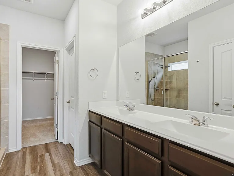 12611 Auriga — Photo 18