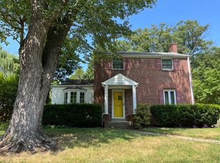 5009 Malden Dr, Bethesda, MD 20816