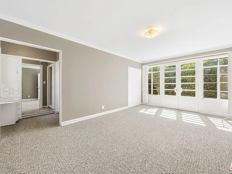 951 Masselin Ave — Photo 14