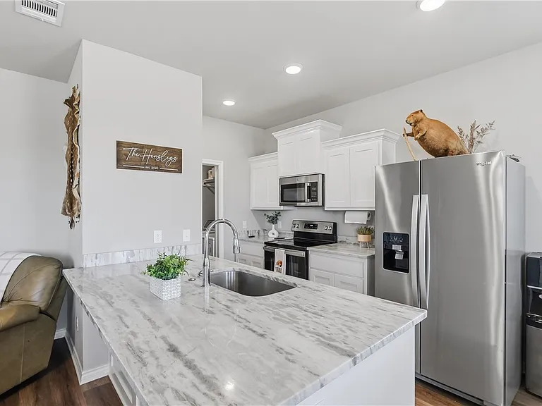 2420 Lightfoot Ln — Photo 18