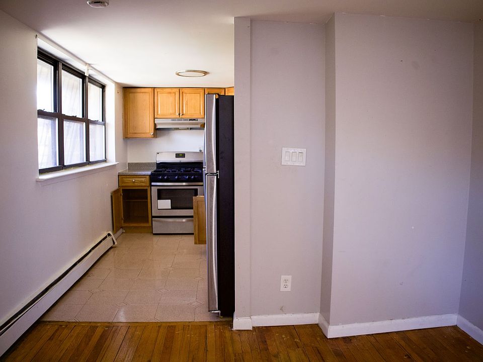 1st image of 4015 Baychester Ave APT 1