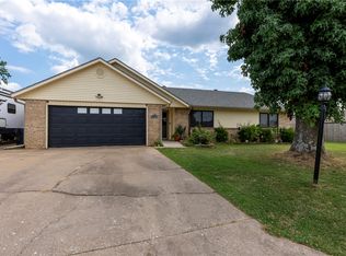 2512 W Beau Dr, Rogers, AR 72758