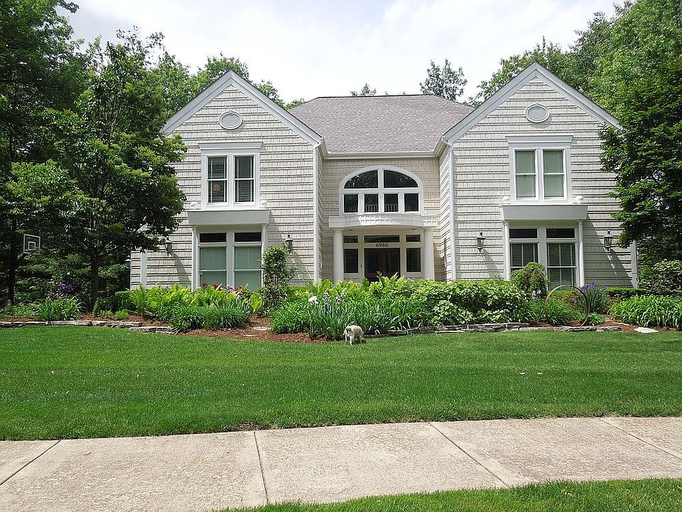 2nd image of 6980 Lakemont Cir