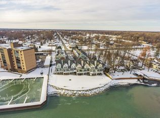 26017 Felicity Lndg, Harrison Township, MI 48045