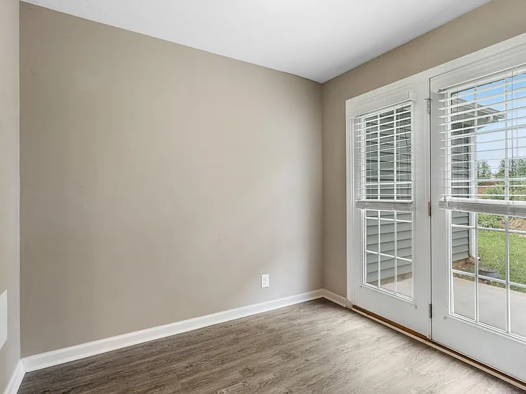 237 Alexander Blvd — Photo 18