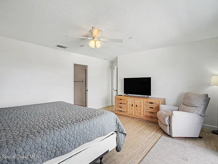 303 Audubon Dr #301 — Photo 11