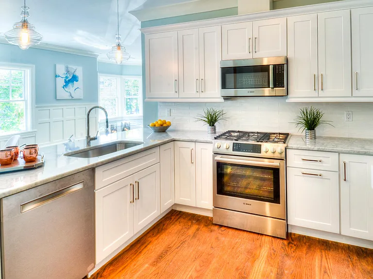 77 Leroy Ave #204 — Photo 4