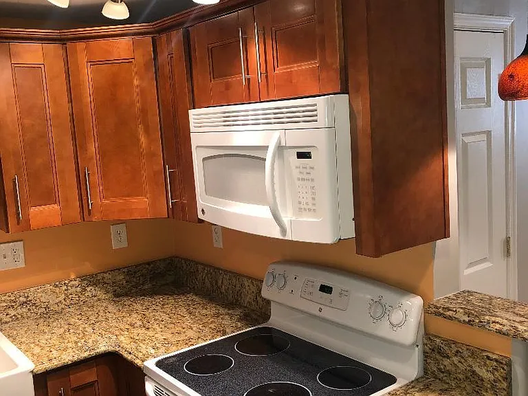 130 V St NW — Photo 3