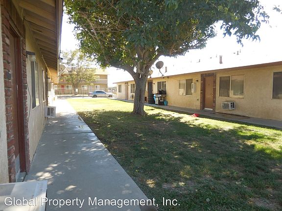 4th image of 18400 Montezuma St APT 10
