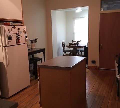 4th image of 1029 N Wood St