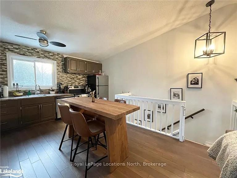 15 Harbour St W #244 — Photo 12
