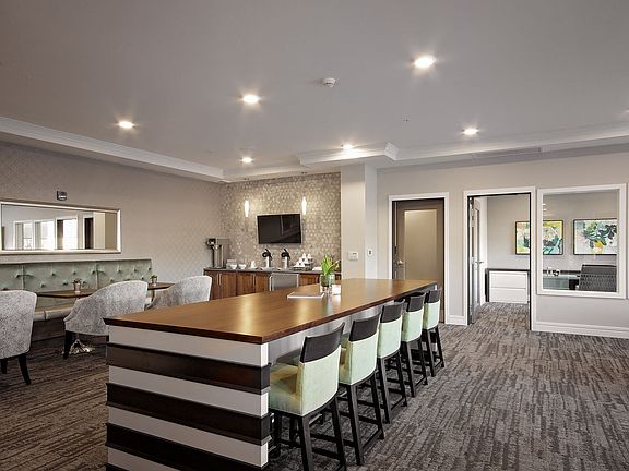 Inviting lobby with plenty of seating