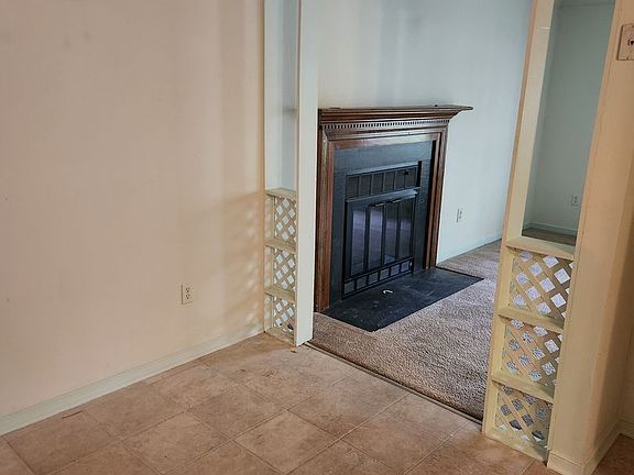 3rd image of 2511 Carriage Creek Ct