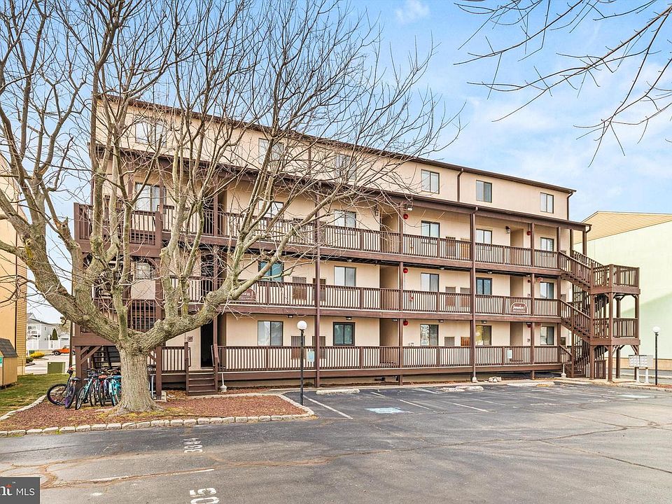 1st image of 12302 Jamaica Ave Unit 302