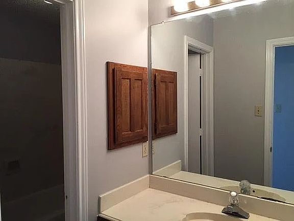 5th image of 4213 Woodward Ct